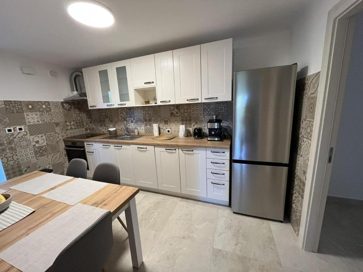 Apartment Hermes Ловран Екстер'єр фото